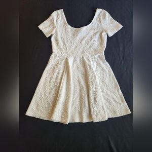 $7 H&M White Short Sleeve Dress Size M *